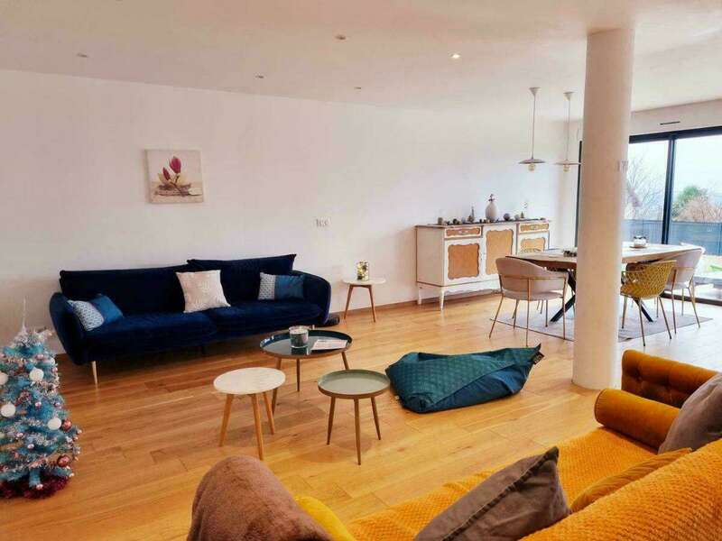 629428203